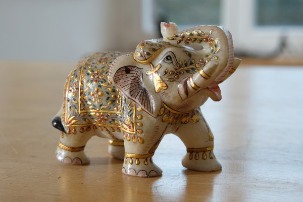Marmorfigur Elefant, Indien, um 1980.